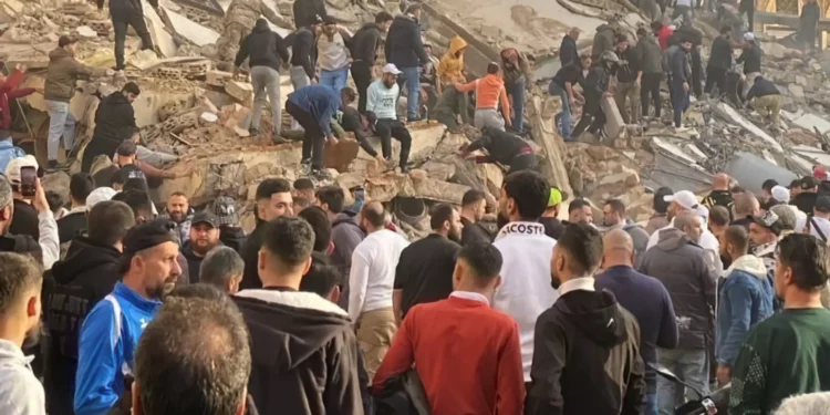 Cifra de muertos por derrumbe de edificio en el Líbano asciende a nueve