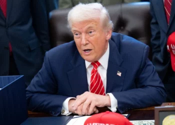 Trump dice que Jamenei “debería estar muy preocupado”