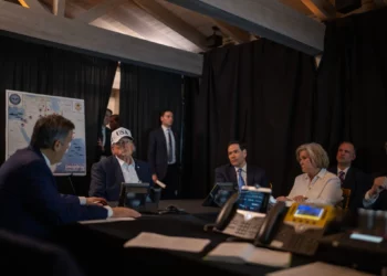 El presidente estadounidense Donald Trump supervisa los ataques contra Irán desde su complejo Mar-a-Lago en Florida el 28 de febrero de 2026 (Casa Blanca).