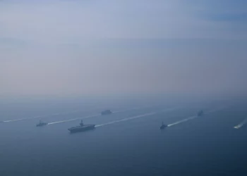 EE. UU. publica imágenes de portaaviones cerca de Irán tras conversaciones en Omán