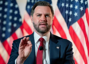 Vance dice que EE. UU. no busca derrocar al régimen iraní