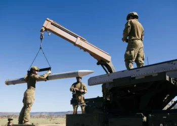 Australia envía misiles AMRAAM a Emiratos Árabes Unidos