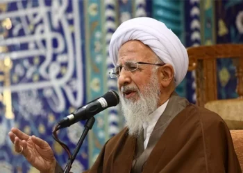 Clérigo iraní llama a “derramar” sangre de israelíes y de Trump