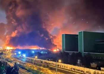 Israel bombardea bases de misiles y aeropuertos iraníes: mientras Teherán amenaza a Europa