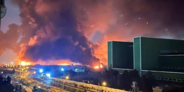 Israel bombardea bases de misiles y aeropuertos iraníes: mientras Teherán amenaza a Europa