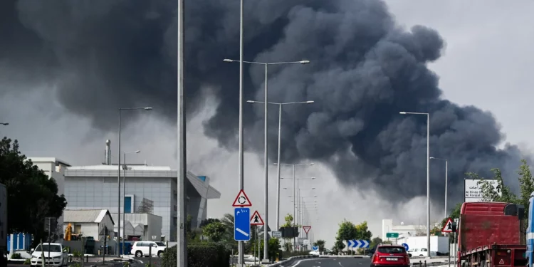 Irán emite advertencia sobre ataques en zonas de Dubái y Doha