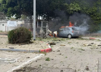 Todo Israel bajo ataque simultáneo de Irán y Hezbolá con misiles y cohetes