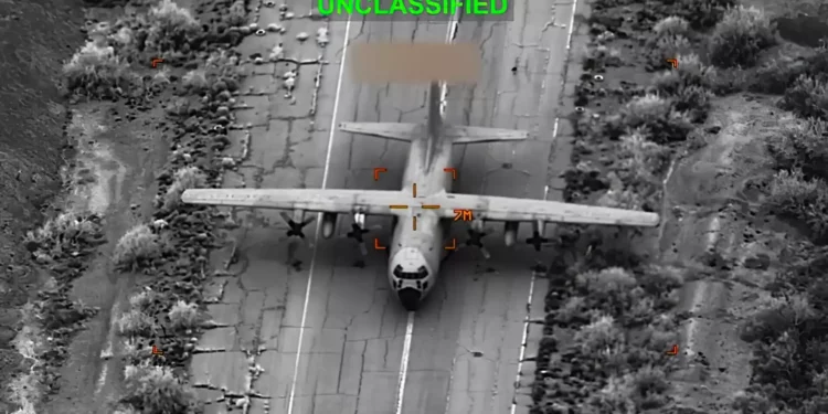 EE. UU. destruyó aviones iraníes en un ataque contra el aeropuerto de Kerman