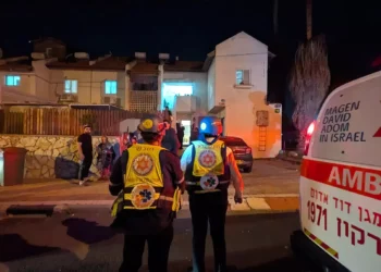 Misil iraní alcanzó a pareja israelí de 70 años cuando se dirigían al refugio