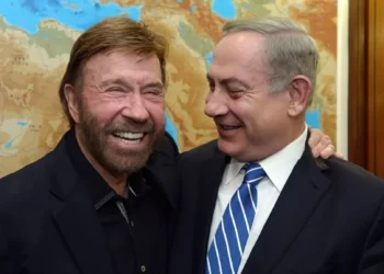 Ha fallecido la estrella de cine de acción Chuck Norris