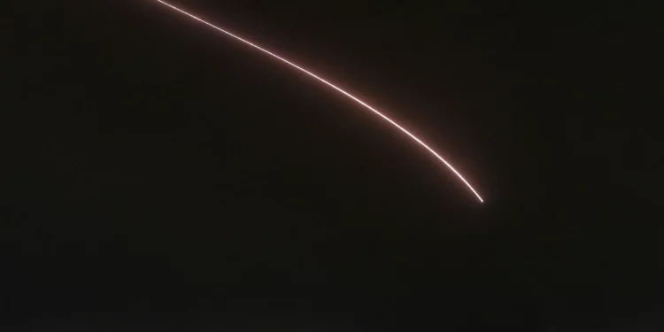 Hezbolá lanza cohetes y drones contra el norte de Israel desde Líbano