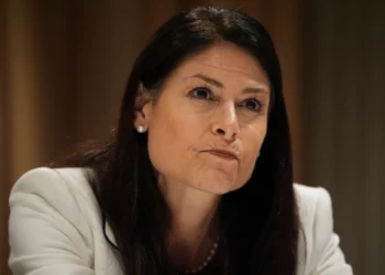 Dana Nessel denuncia protesta antisemita en un acto en Howell