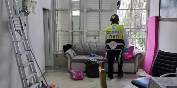 Dos heridos leves en un ataque con misiles balísticos iraníes