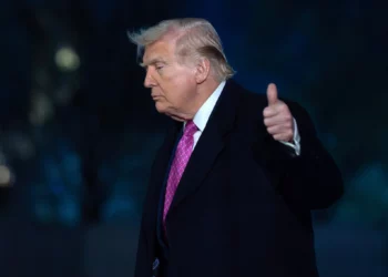 Trump a países afectados por Ormuz: Aprendan a pelear por ustedes