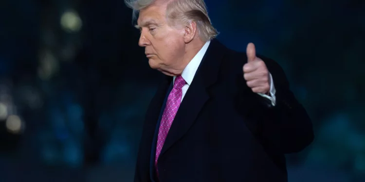 Trump a países afectados por Ormuz: Aprendan a pelear por ustedes