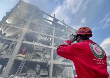 Israel y EE.UU. amplían ataques en Irán y la guerra golpea al Golfo