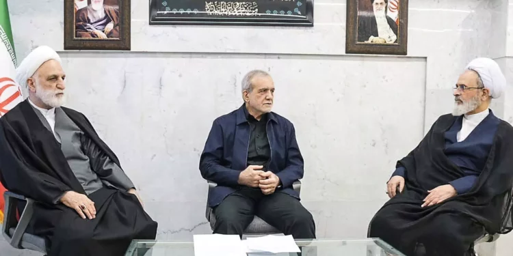 El recién nombrado clérigo iraní afirma que pronto se elegirá al nuevo líder supremo