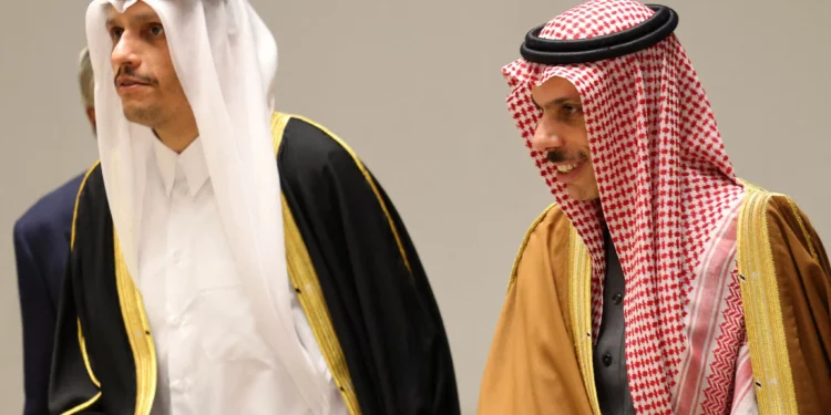 Arabia Saudí y los Emiratos “se acercan poco a poco” a sumarse a la lucha contra Irán