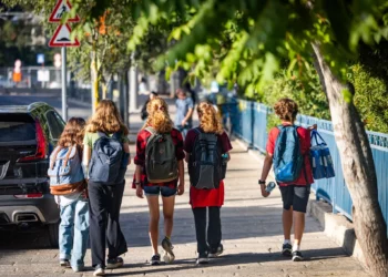 Israel reabre escuelas en zonas de menor riesgo por la guerra con Irán