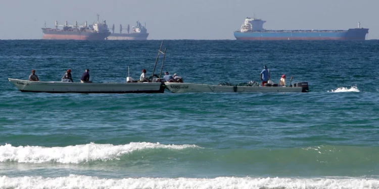 Irán ha colocado una docena de minas en el estrecho de Ormuz