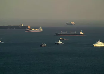 Irak coordina con Irán el paso de petroleros por el estrecho de Ormuz