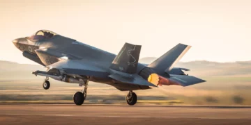 Vídeo de ataque aéreo israelí contra lanzamisiles en el oeste de Irán