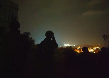 Israel inició una incursión terrestre selectiva en el sur del Líbano