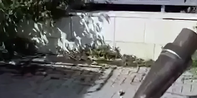 Dos heridos en disparos simultáneos de misiles iraníes y cohetes de Hezbolá sobre Israel