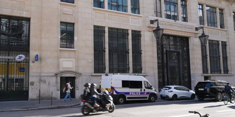 Francia vincula un intento de atentado en París a la guerra con Irán