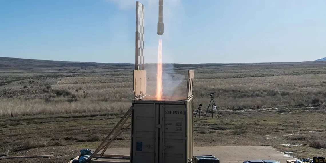 GRIZZLY de Lockheed lanza misil HELLFIRE desde un contenedor