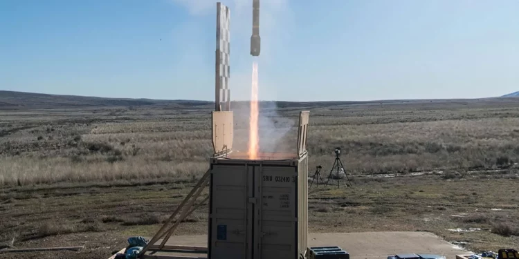 GRIZZLY de Lockheed lanza misil HELLFIRE desde un contenedor