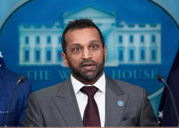 Hackers ligados a Irán acceden al email personal del director del FBI