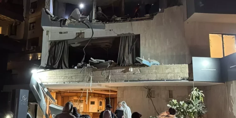 Ataque aéreo israelí en Beirut apunta a funcionario iraní en hotel de Hazmieh