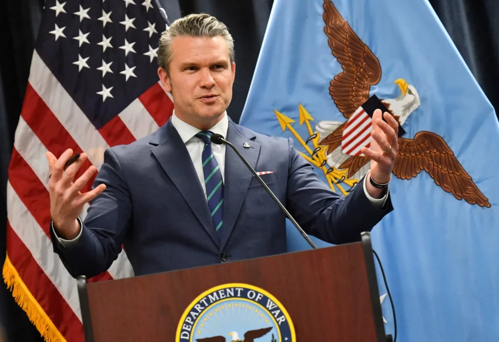 Hegseth resta importancia a reportes de inteligencia rusa proporcionada a Irán