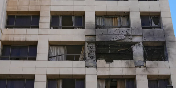 Ataque naval israelí contra un hotel de Beirut mató a cinco altos mandos del CGRI