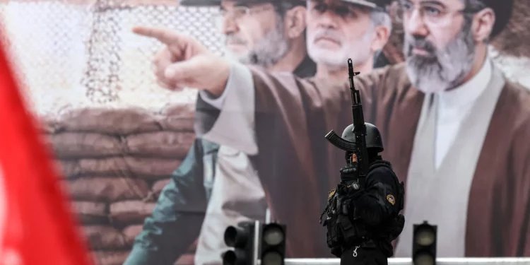 Irán señala como “objetivo” instalaciones internacionales utilizadas por canal de TV de la oposición