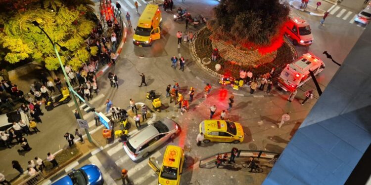 Siete heridos en un ataque con bombas de racimo iraní en Israel