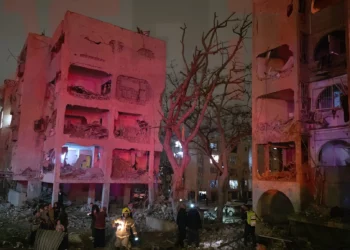 Niña de 5 años grave tras impacto de misil iraní en Arad