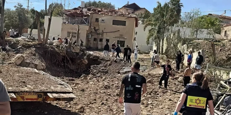 Varias personas heridas tras el impacto de un misil iraní cerca de Jerusalén