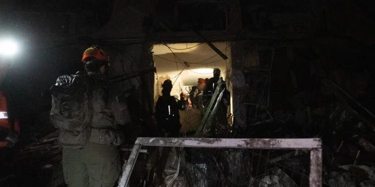 47 hospitalizados tras impacto en Dimona: FDI investiga posible falla