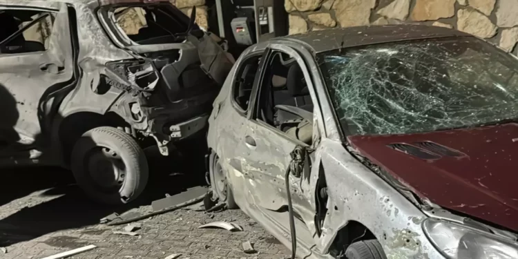 Impacto de misil iraní en el norte de Israel: Rescatistas en la escena