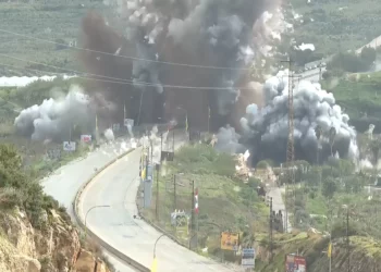 Israel dinamina un puente de la carretera costera en el Líbano