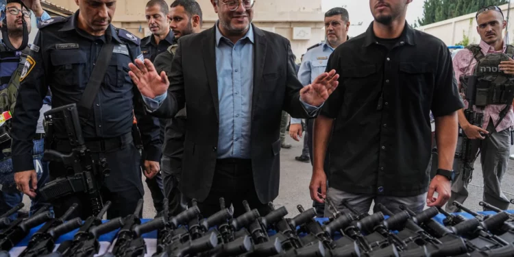 Ben Gvir amplía licencias de armas a 41 barrios judíos de Jerusalén
