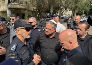 En el lugar del impacto del misil en Tel Aviv: Ben Gvir promete medidas drásticas contra la incitación