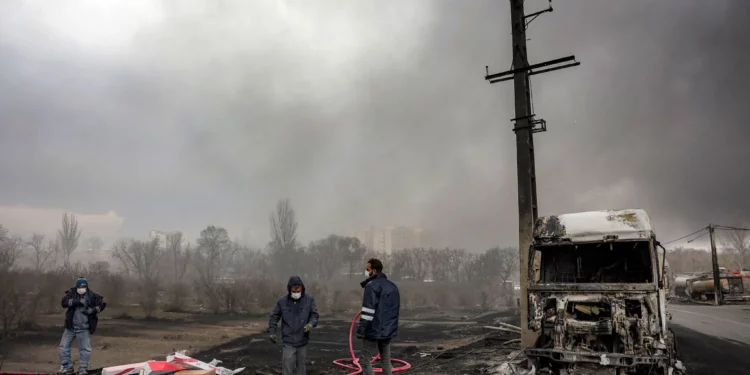 La OMS advierte sobre riesgos para la salud derivados de la “lluvia negra” en Irán