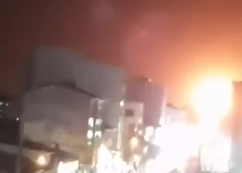 Se han registrado múltiples explosiones en la ciudad portuaria iraní de Bandar Anzali, en la costa del mar Caspio