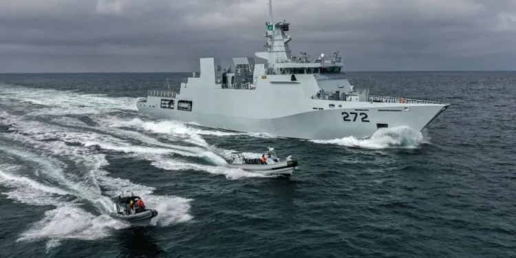 Pakistán despliega a su Armada para proteger el comercio marítimo