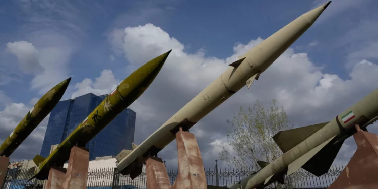 Israel atacó fábricas de misiles navales de largo alcance en Teherán