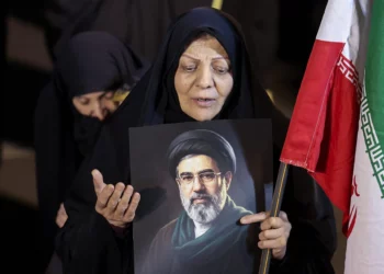 Trump dice que la CIA le informó que Mojtaba Jamenei es homosexual