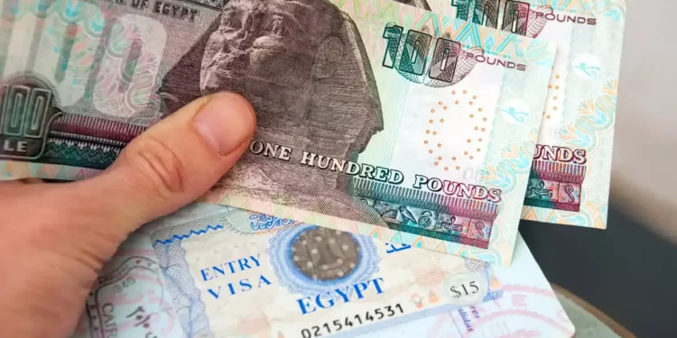 La libra egipcia se hunde por la guerra y supera las 52 por dólar